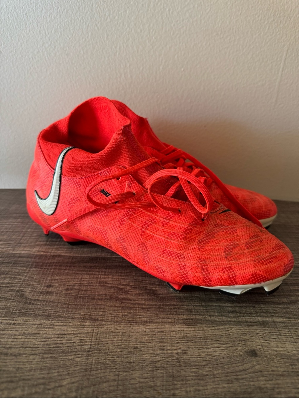 Nike Phantom Luna Soccer Cleats